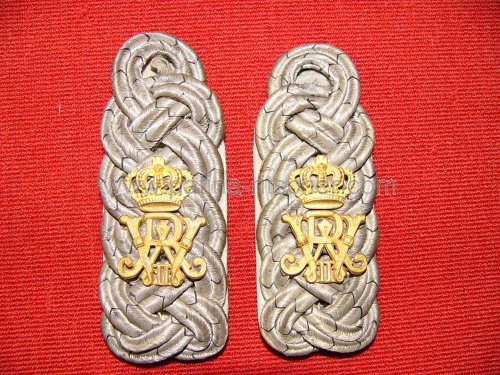 Paar Schulterstücke für einen Major im Preußischen Infanterieregiment Nr. 145. - 
