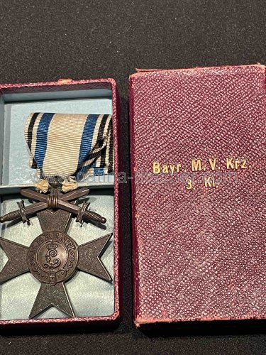 Bayrisches Militärverdienstkreuz der 3.Klasse mit Schwertern in der Verleihungsschachtel. - 